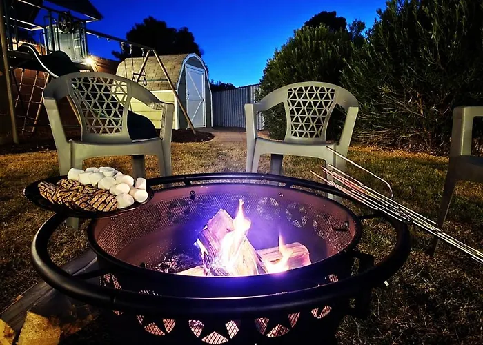 Dom wakacyjny Hot Tub, Pool Table, Swing Sets, Theater, Kayaks *