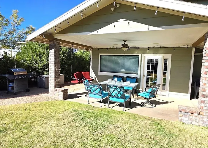 Dom wakacyjny Hot Tub, Pool Table, Swing Sets, Theater, Kayaks *